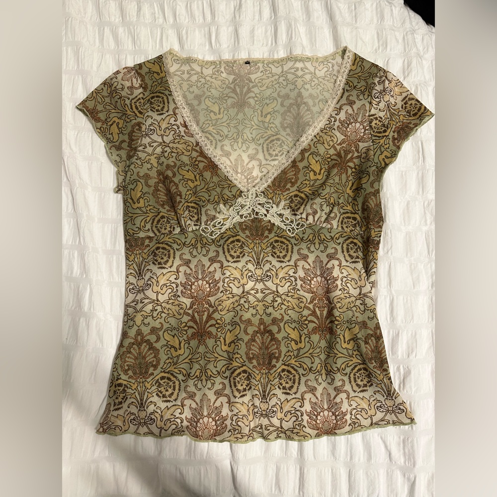 Lightweight Neutral Top